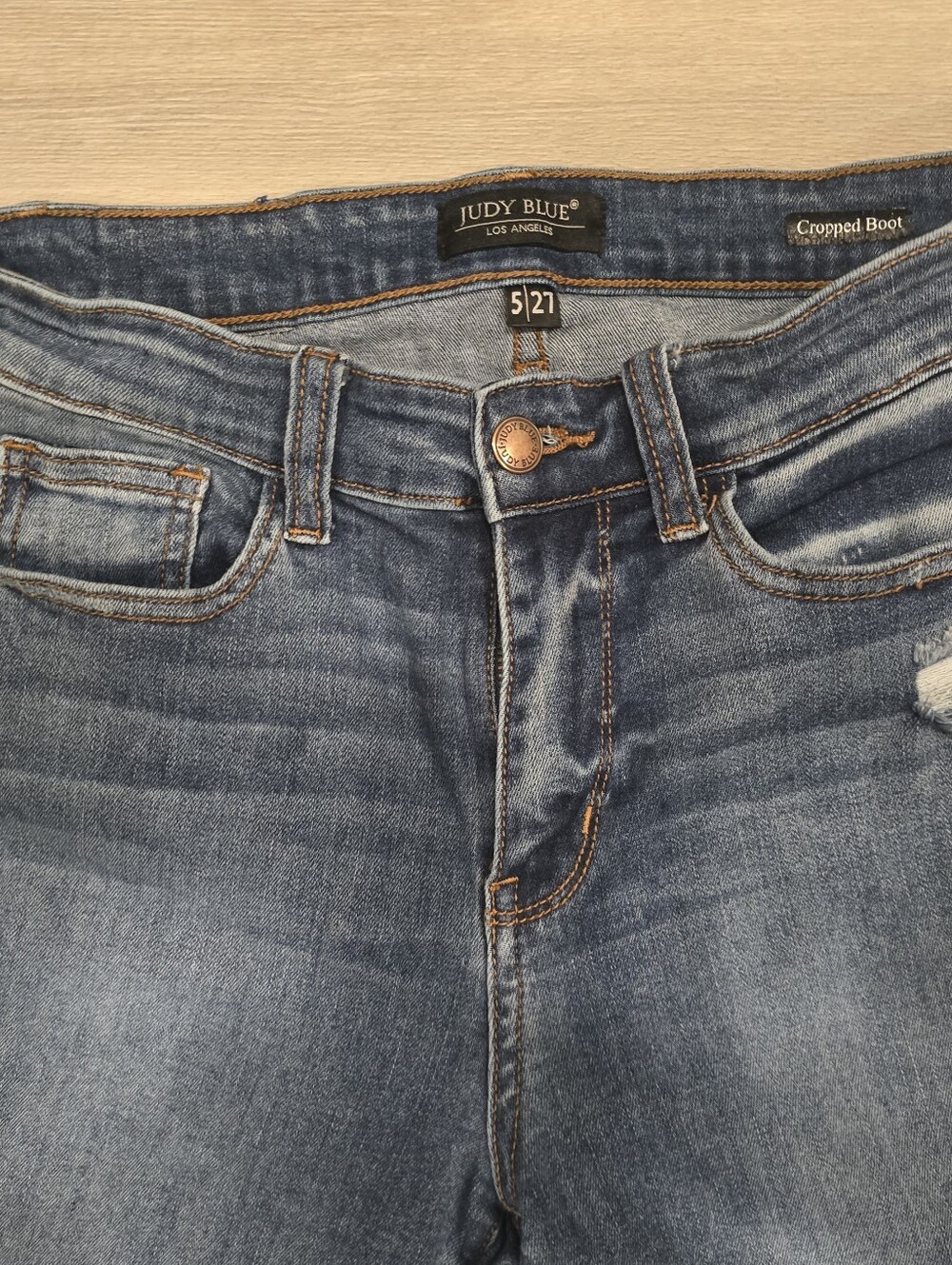 Judy Blue Cropped Bootcut Jeans 5/27 Medium Wash Raw Hem Boutique Favorite Trend - Picture 8 of 10